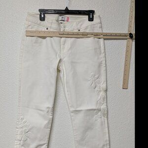 CABI Jeans White Slim Boyfriend Jeans with Floral Embroidered - Size 6